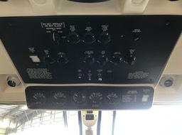 17-Cockpit-Overhead
